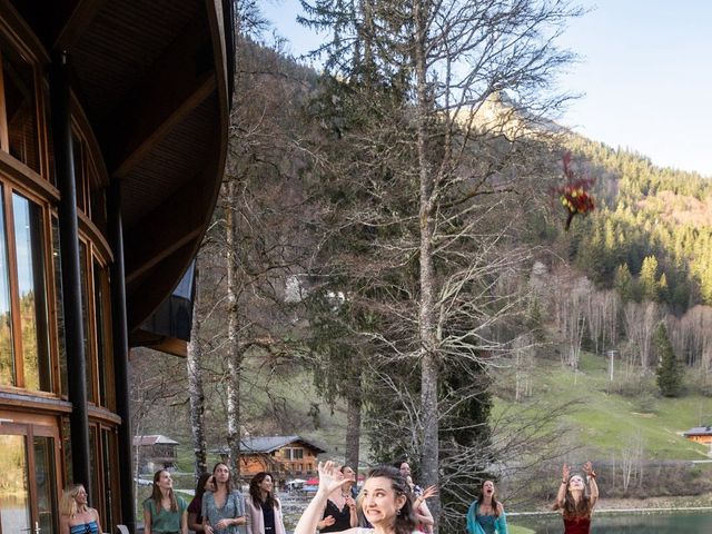 Le mariage de Nicolas et Élisa à Montriond, Haute-Savoie 12