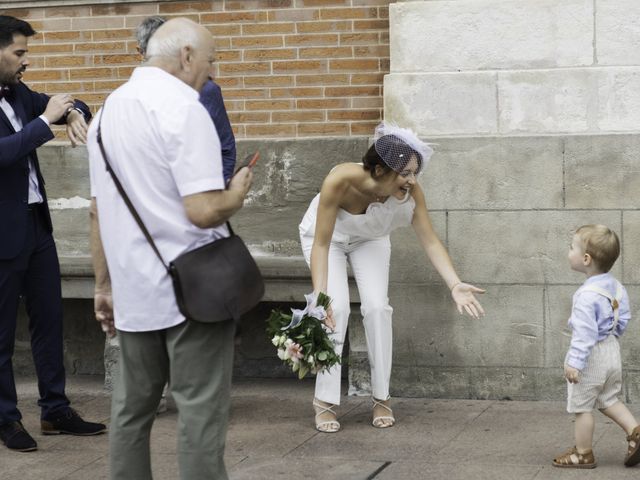 Le mariage de Olivier et Caroline à Puycelci, Tarn 1