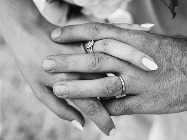 Le mariage de Olivier et Caroline à Puycelci, Tarn 29