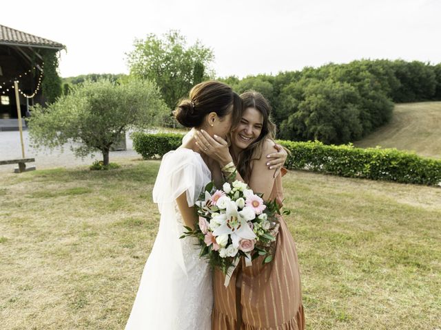 Le mariage de Olivier et Caroline à Puycelci, Tarn 45