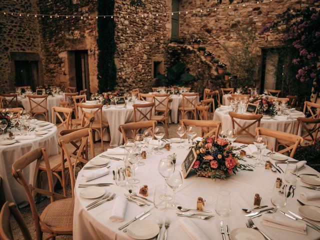 Le mariage de Emmanuel et Cécilia à Saint-Laurent-des-Arbres, Gard 56