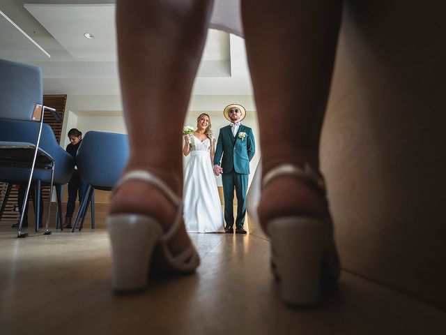 Le mariage de Laurent et Amandine à Angoulême, Charente 32