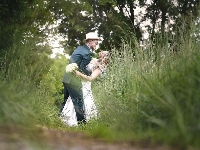 Le mariage de Laurent et Amandine à Angoulême, Charente 82