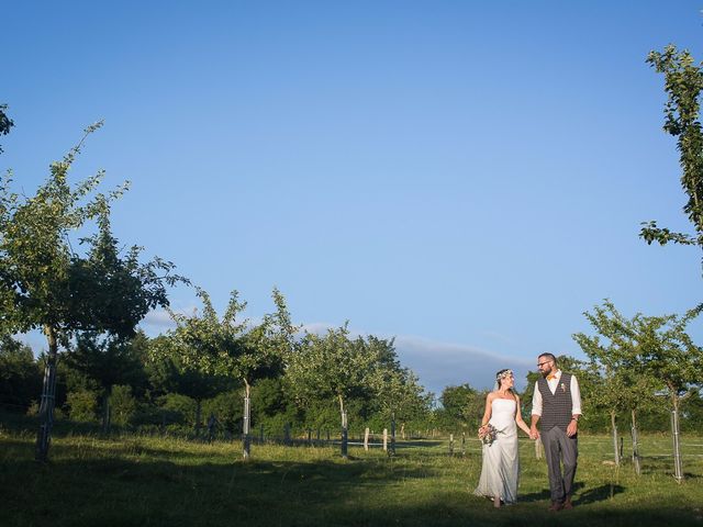 Le mariage de Thomas et Séverine à Campandré-Valcongrain, Calvados 25