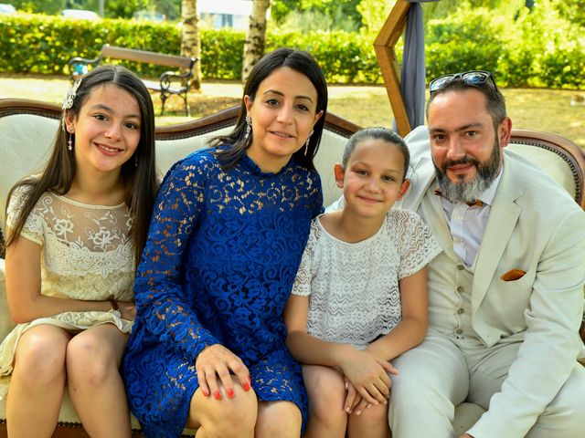 Le mariage de Michael et Mylene à La Villedieu-du-Clain, Vienne 15