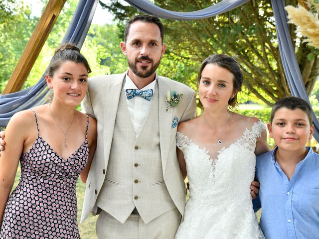 Le mariage de Michael et Mylene à La Villedieu-du-Clain, Vienne 22