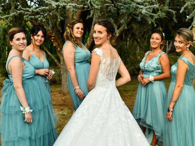 Le mariage de Michael et Mylene à La Villedieu-du-Clain, Vienne 33