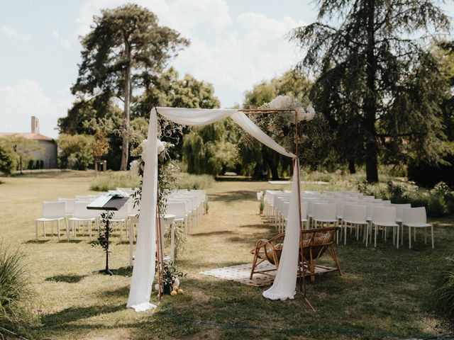 Le mariage de Anthony et Caroline à Saint-Yrieix-sur-Charente, Charente 23