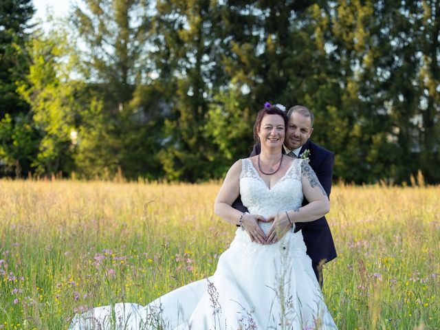 Le mariage de Anthony et Emilie à Beaucourt, Territoire de Belfort 1