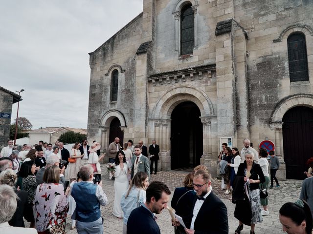 Le mariage de Basile et Léa à Val de Virvée, Gironde 42