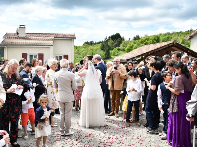 Le mariage de Anselme et Amandine à Marols, Loire 16