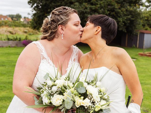 Le mariage de Marine et Victorine à Gouville-sur-Mer, Manche 4