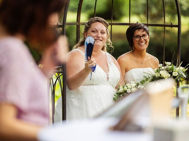 Le mariage de Marine et Victorine à Gouville-sur-Mer, Manche 9