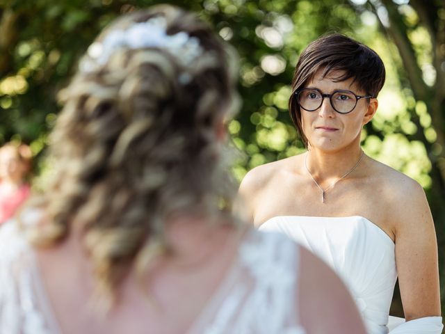 Le mariage de Marine et Victorine à Gouville-sur-Mer, Manche 10