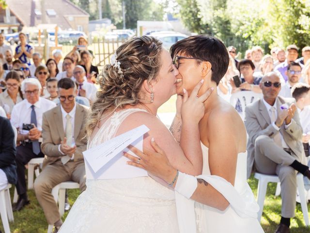 Le mariage de Marine et Victorine à Gouville-sur-Mer, Manche 11