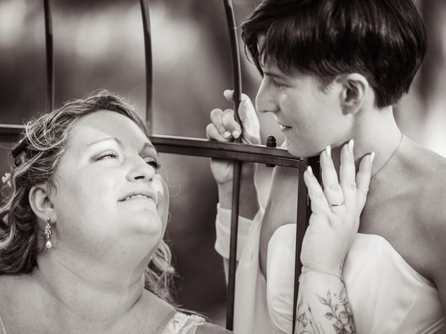 Le mariage de Marine et Victorine à Gouville-sur-Mer, Manche 13