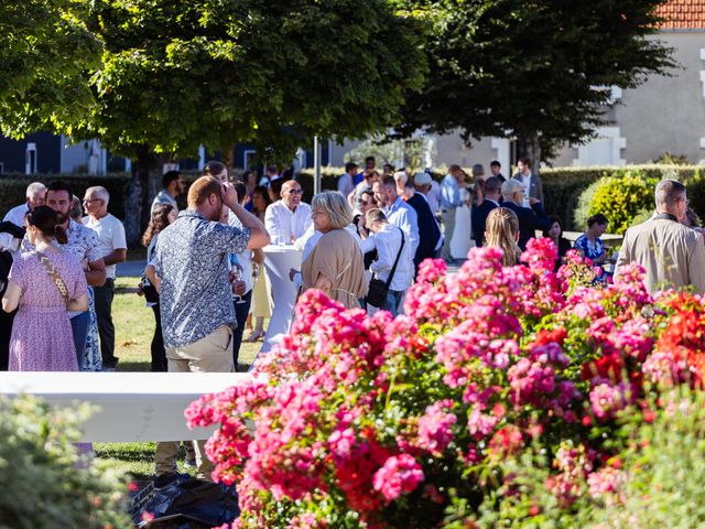 Le mariage de Marine et Victorine à Gouville-sur-Mer, Manche 15