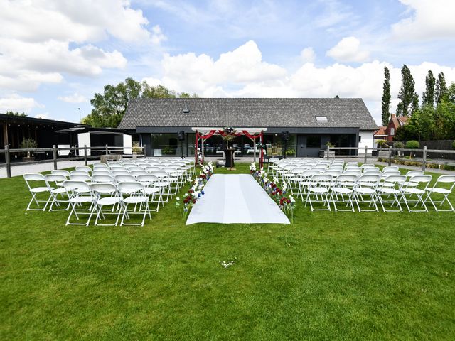 Le mariage de Rihann et Sarah à Comines-Warneton, Hainaut 6