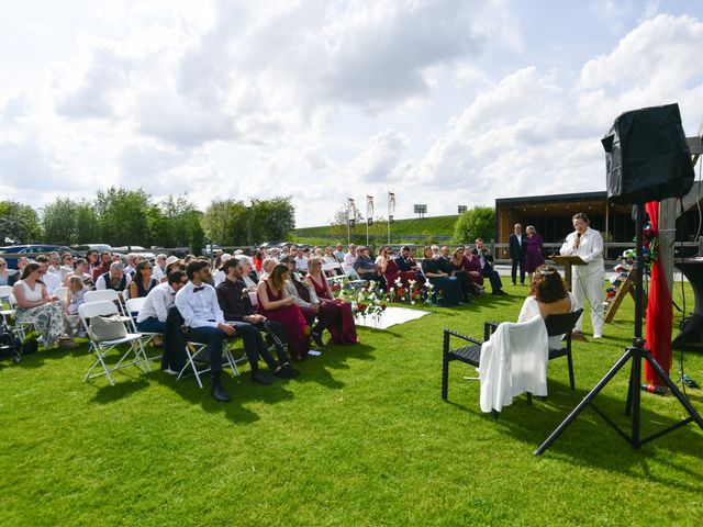 Le mariage de Rihann et Sarah à Comines-Warneton, Hainaut 19