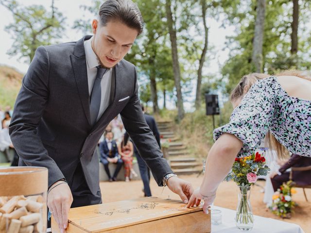 Le mariage de Matthieu et Anne-Sophie à Saint-Marcel-de-Félines, Loire 16