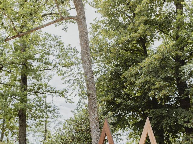 Le mariage de Matthieu et Anne-Sophie à Saint-Marcel-de-Félines, Loire 33