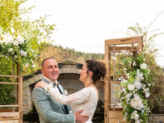Le mariage de Jeremy et Delphine à Saint-Pierre-Eynac, Haute-Loire 43