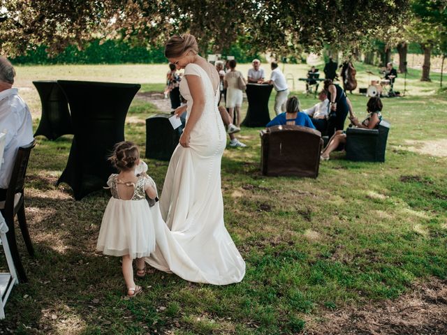 Le mariage de Imré et Katia à Le Gué-de-Velluire, Vendée 71