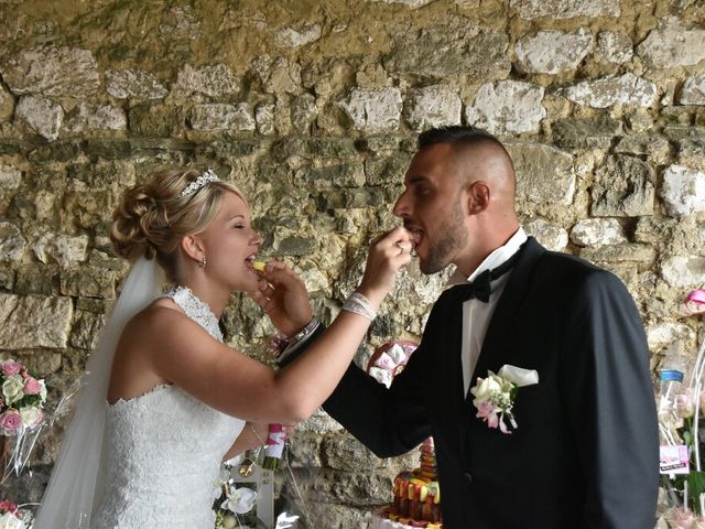 Le mariage de Pierre  et Laura  à Saint-Just-en-Chaussée, Oise 37