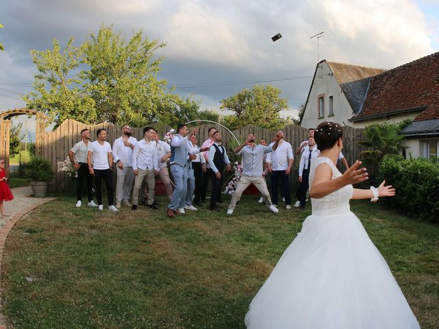 Le mariage de Clément et Alexandra à Nazelles-Négron, Indre-et-Loire 39