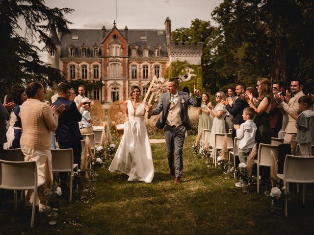 Le mariage de Julien et Helen à Saint-Yrieix-sur-Charente, Charente 24