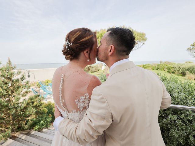 Le mariage de Alexandre et Mélanie à L'Houmeau, Charente Maritime 32