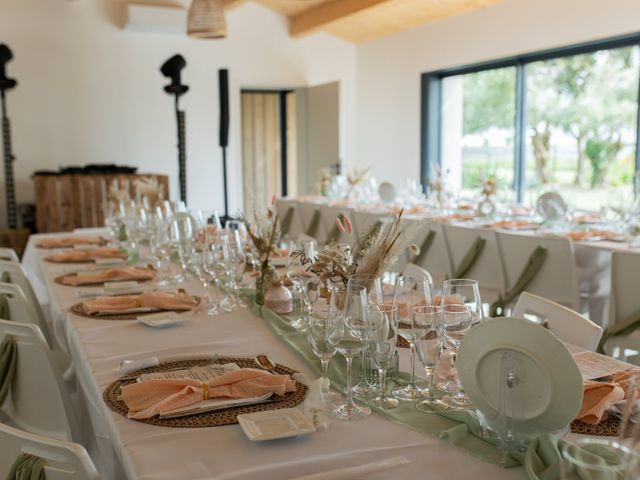 Le mariage de Alexandre et Mélanie à L'Houmeau, Charente Maritime 44