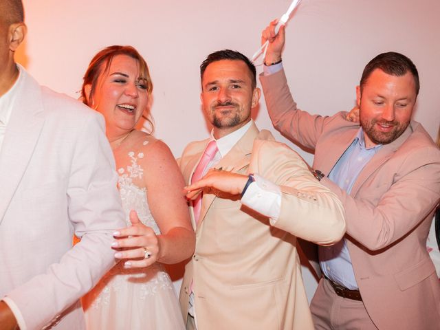 Le mariage de Alexandre et Mélanie à L'Houmeau, Charente Maritime 53
