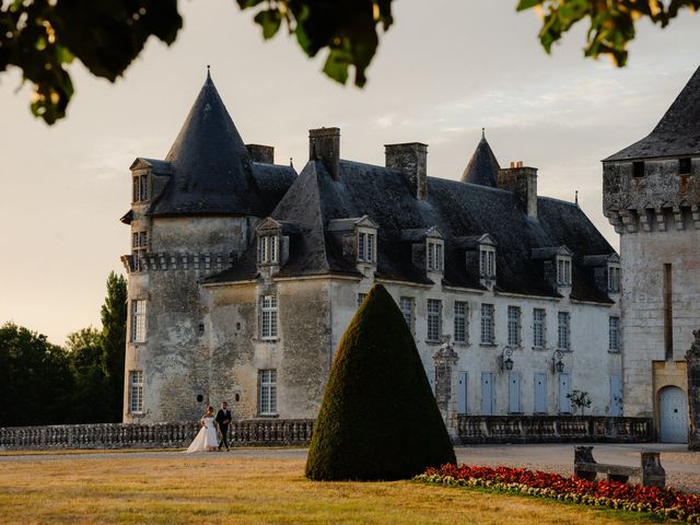 Le mariage de Thomas et Camille à Saint-Porchaire, Charente Maritime 46