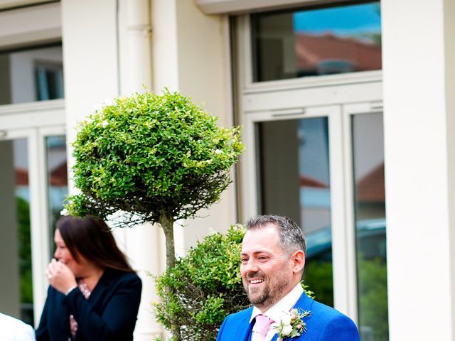 Le mariage de Jérémy et Angélique à Chaponost, Rhône 8