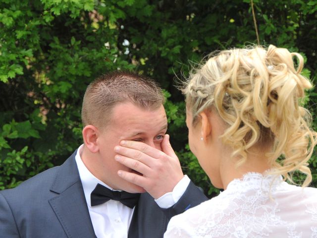 Le mariage de Quentin et Alicia à Saint-Fargeau, Yonne 15