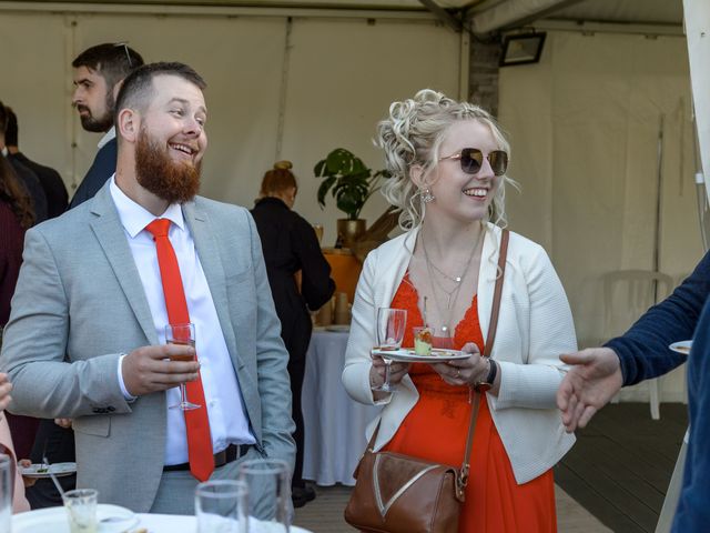 Le mariage de David et Anne-Laure à Pluméliau, Morbihan 88