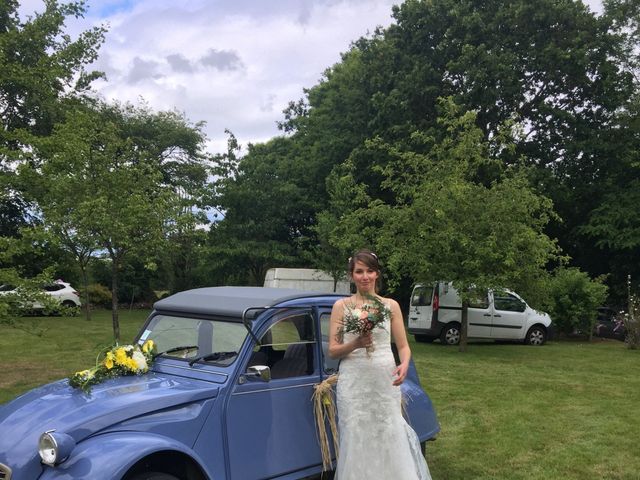 Le mariage de John et Angèle  à Domfront, Orne 7