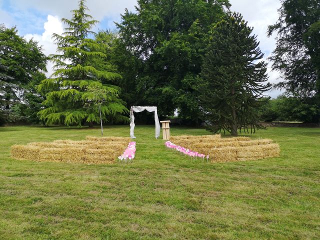 Le mariage de John et Angèle  à Domfront, Orne 18