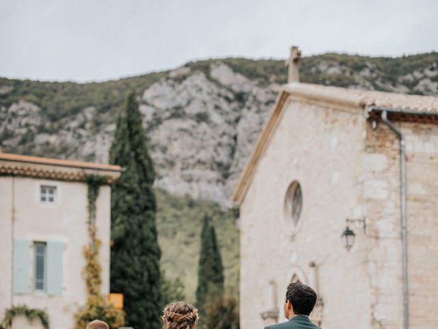 Le mariage de Maxime et Céline à Poët-Célard, Drôme 9