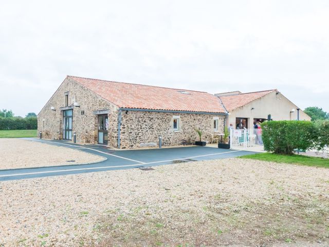 Le mariage de Nicolas et Mélanie à Fenioux, Deux-Sèvres 33