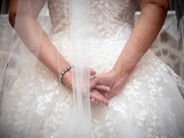 Le mariage de Ingrid et Thomas à Saint-Laurent-d&apos;Oingt, Rhône 2