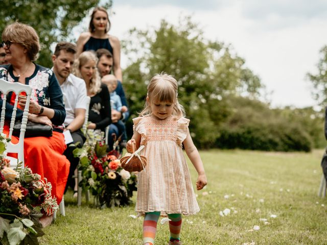 Le mariage de Marek et Isabelle à Sainte-Honorine-de-Ducy, Calvados 21