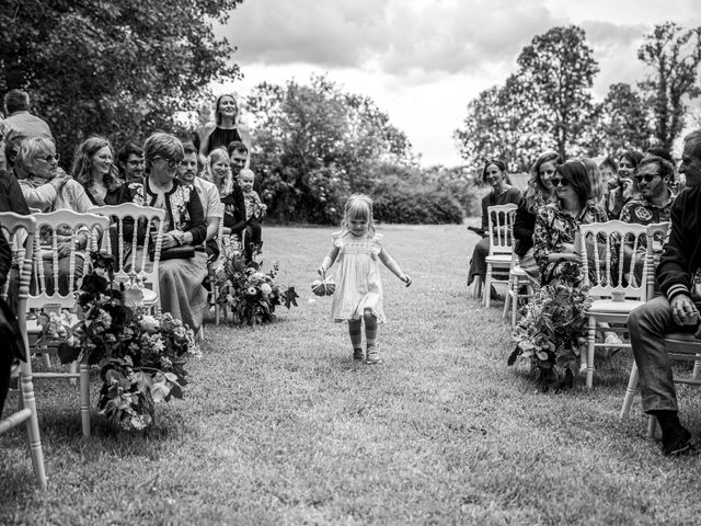 Le mariage de Marek et Isabelle à Sainte-Honorine-de-Ducy, Calvados 27