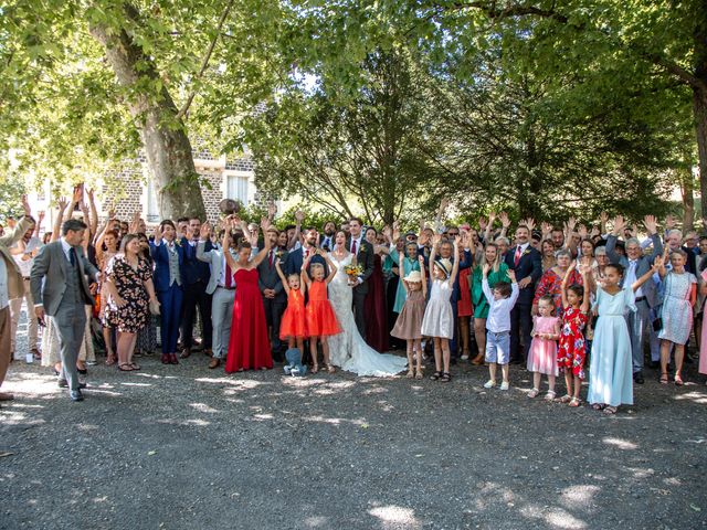 Le mariage de Thomas et Kathryn à Parentignat, Puy-de-Dôme 45