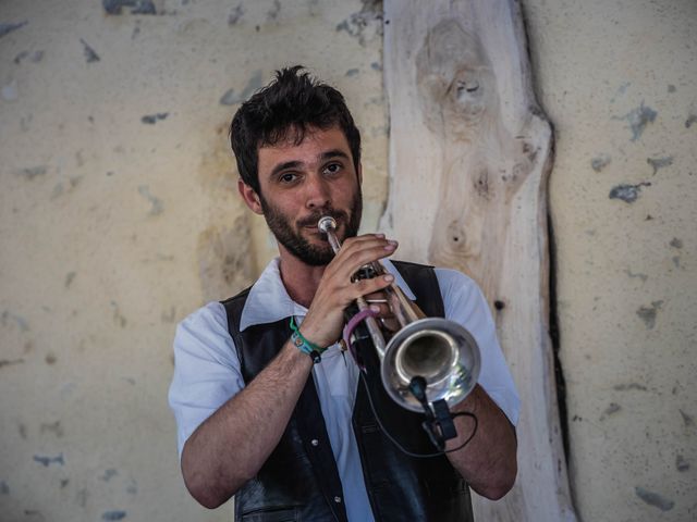 Le mariage de Léo et Julie à Teloché, Sarthe 24