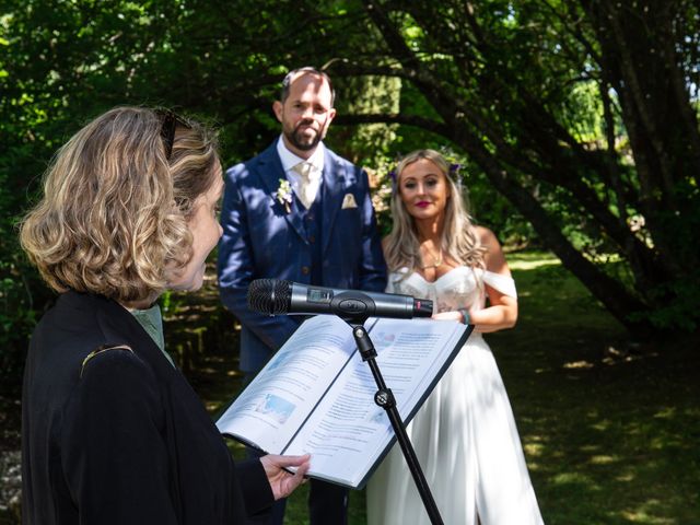 Le mariage de Natalie et Justin à Benest, Charente 25