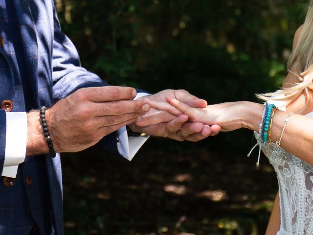 Le mariage de Natalie et Justin à Benest, Charente 30