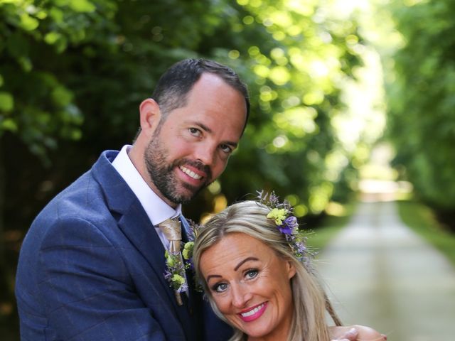 Le mariage de Natalie et Justin à Benest, Charente 48