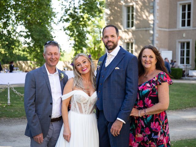 Le mariage de Natalie et Justin à Benest, Charente 50